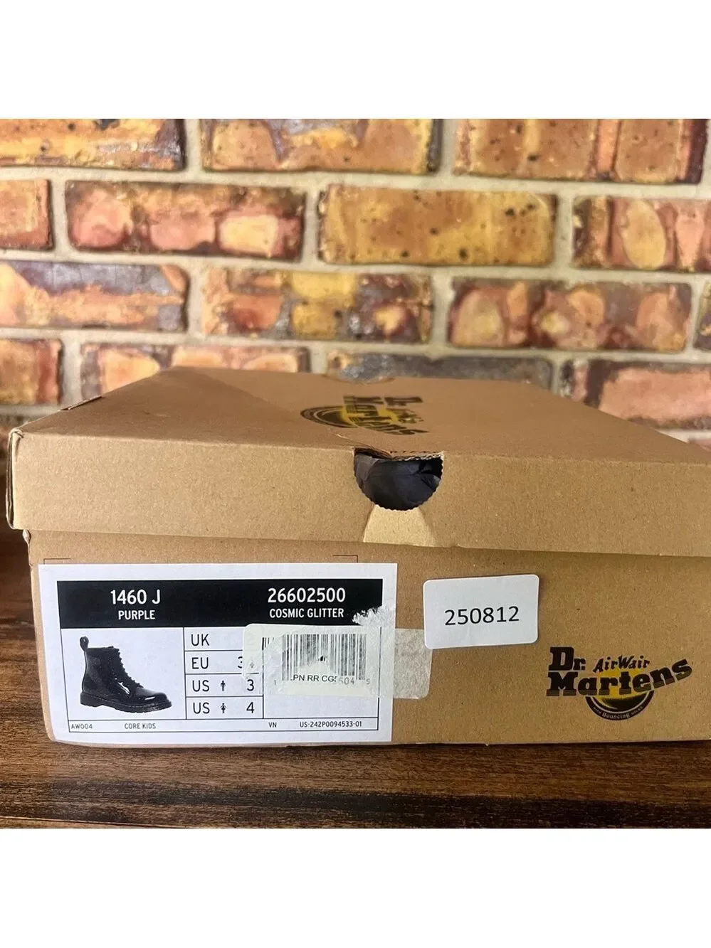 Dr. Martens NEW Unisex Junior 1460 Boot Size 3 or 4 #B1221A